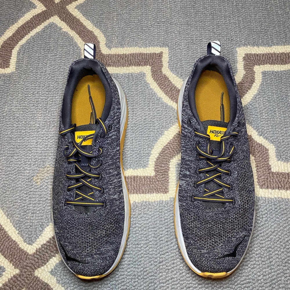 Hoka one one pro fly men’s size 11. Great condition.